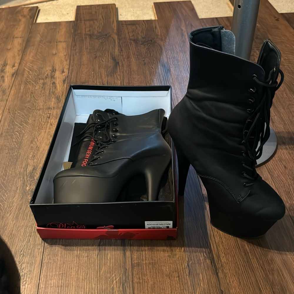 Stripper heel boots lace up lightly worn